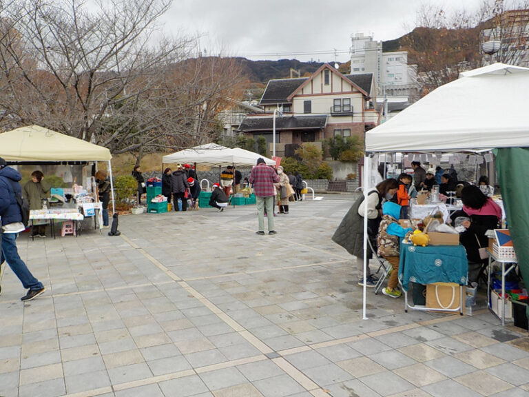 東石切公園でSAKURAZAKAマルシェ開催