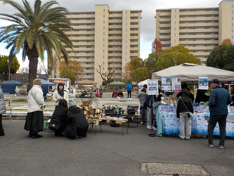 12月22日（日曜）、寺嶋公園で開催された「まんてんマルシェ」ブースの様子