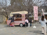 3月8日(土)、東石切公園で開催された「SAKURAZAKAマルシェ」の様子