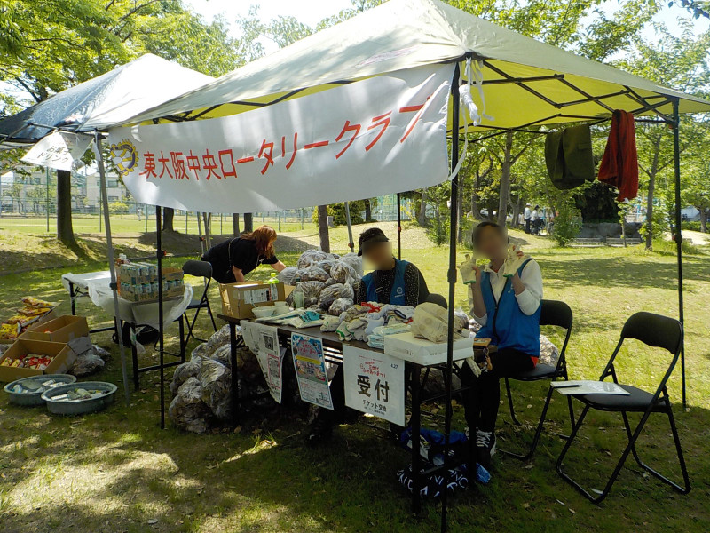東大阪中央ロータリークラブの受付の方々