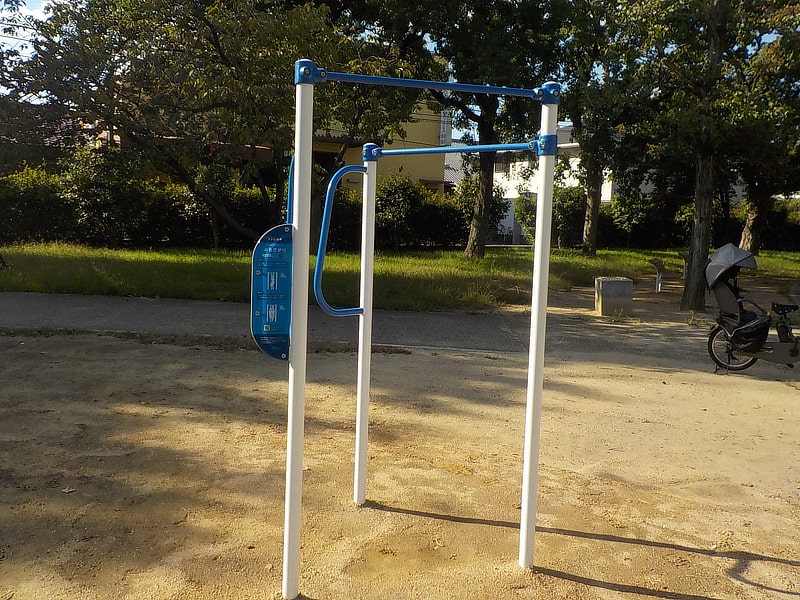 「こども広場」遊具:健康遊具