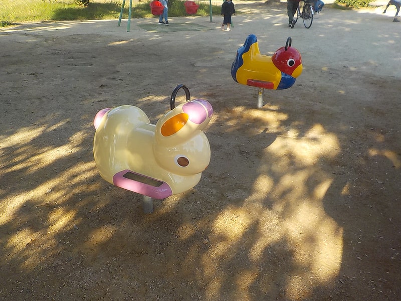 「こども広場」遊具:スプリング遊具