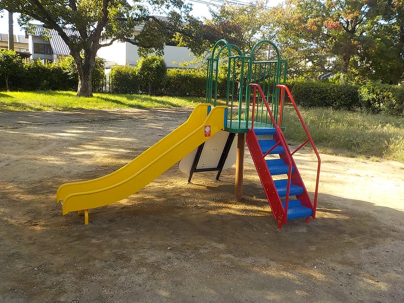 「こども広場」遊具:滑り台