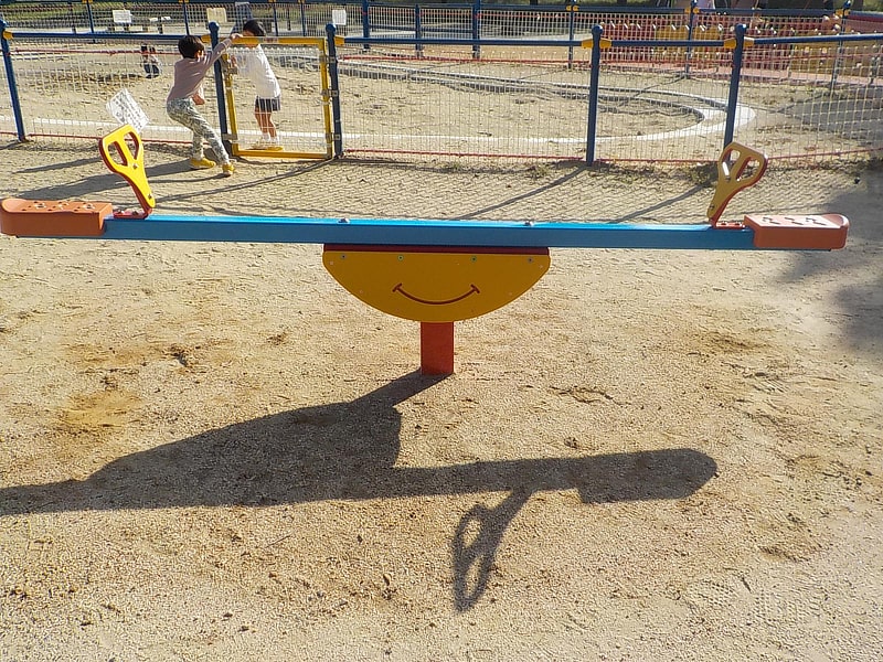 「こども広場」遊具:シーソー