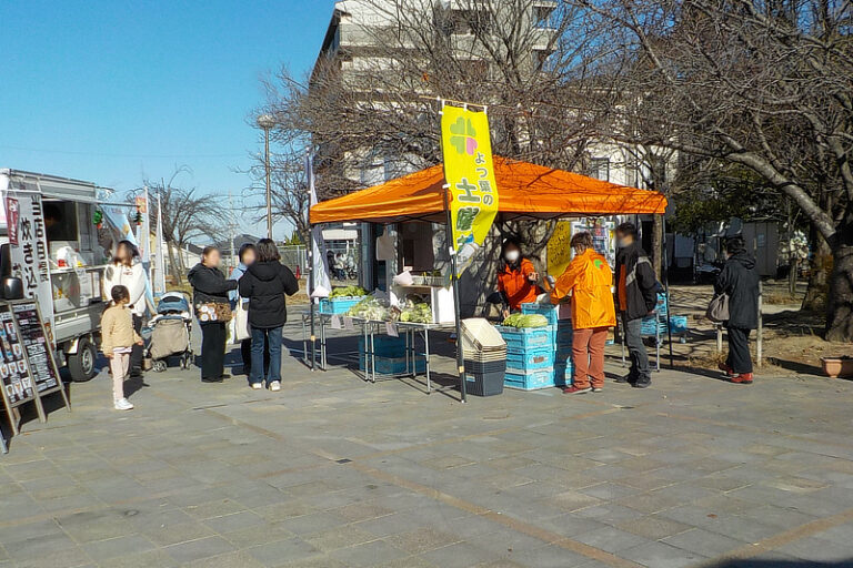 SAKURAZAKAマルシェの様子